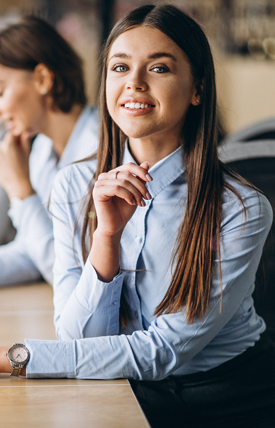 Profissional da Contpen Gestão Contábil em atendimento empresarial